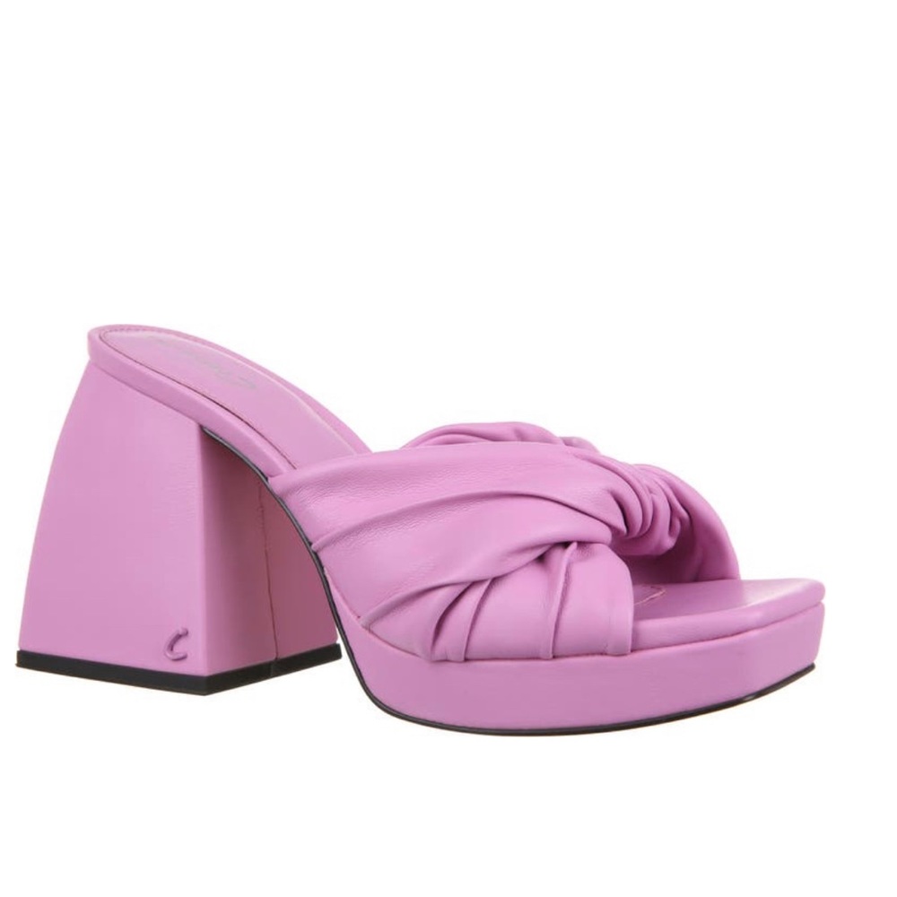 Circus NY Marianna Sandal in gorgeous lavender! So comfy!!